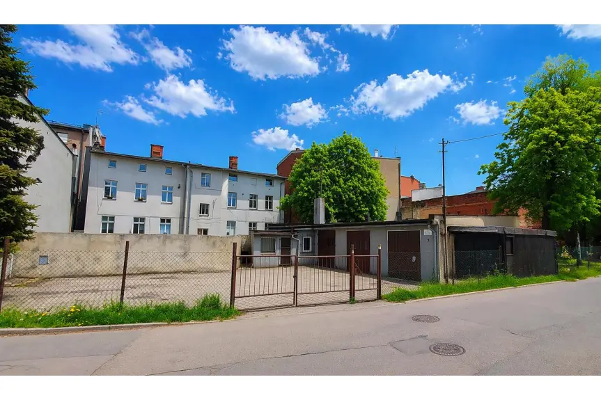 Piekary Śląskie, Szarlej, Bończyka, Budynek usługowy | teren mieszkaniowy. Warsztat samochodowy.